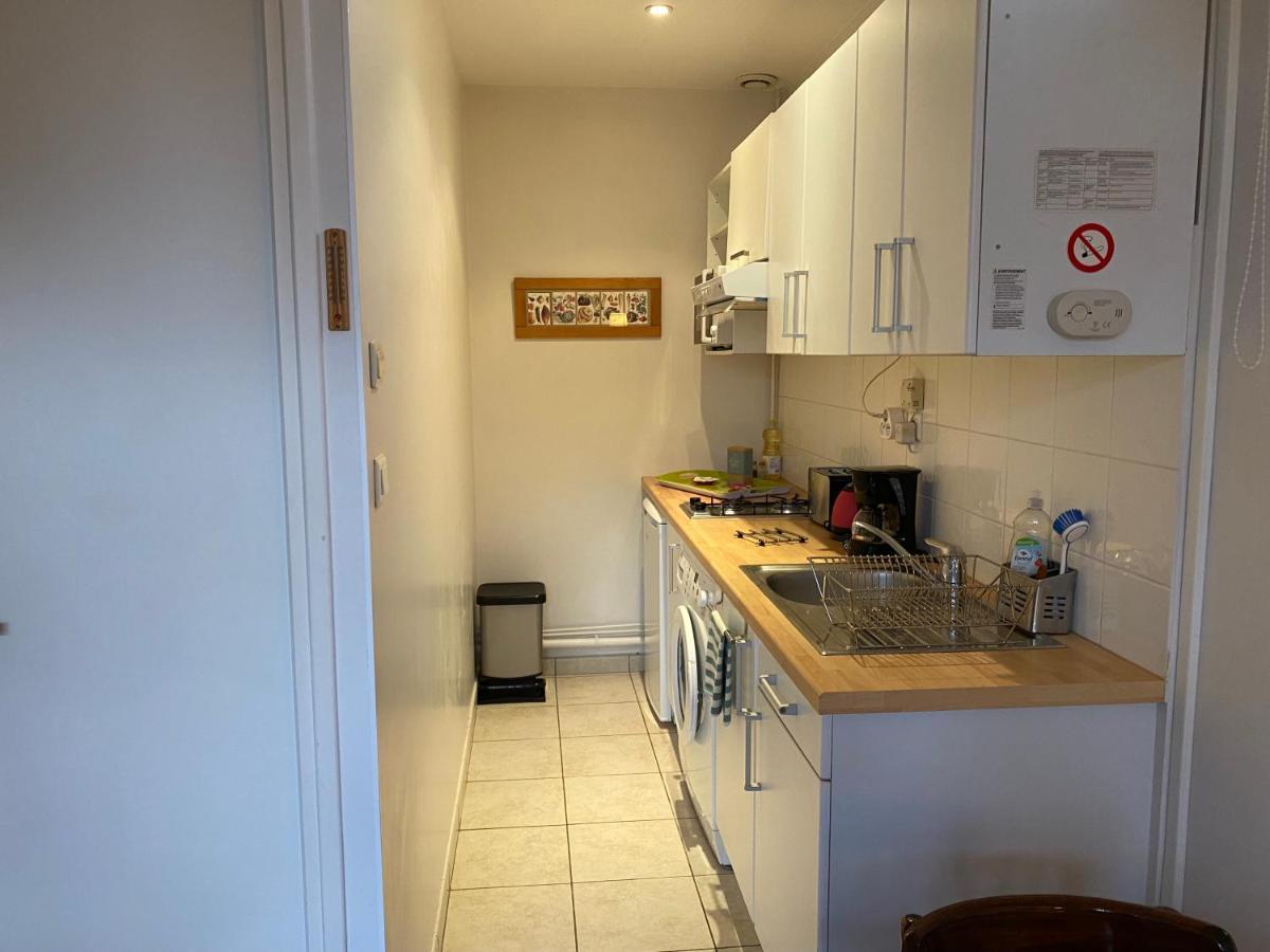 Le Balcon De Jules - Charmant Pied-A-Terre - Parking Possible Pour Vehicule De Moins De 4,40 M De Long Apartment Lyon Luaran gambar